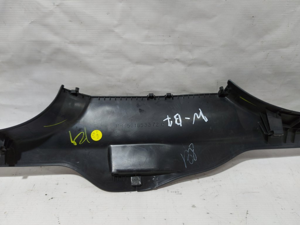 Passat s Обшивка порога внутрішня права Volkswagen Passat S 2012-2019 561853372C82V Volkswagen Passat S 6