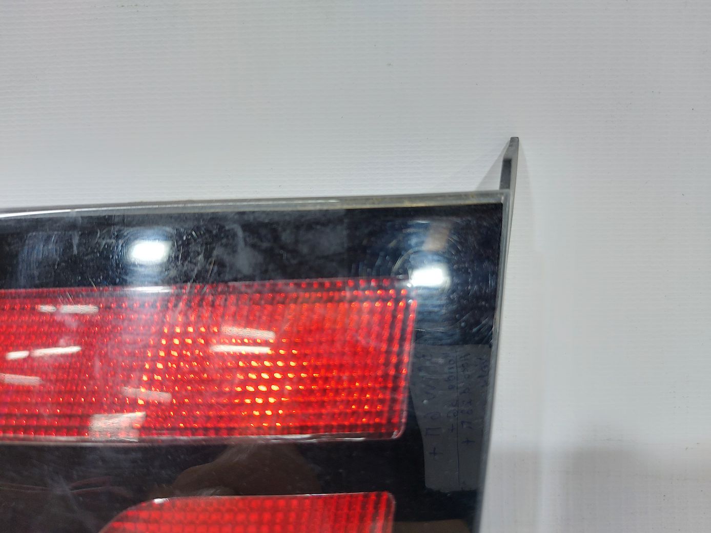 Volt Ліхтар кришки багажника правий Chevrolet Volt 2011-2015 23170360 Chevrolet Volt 3