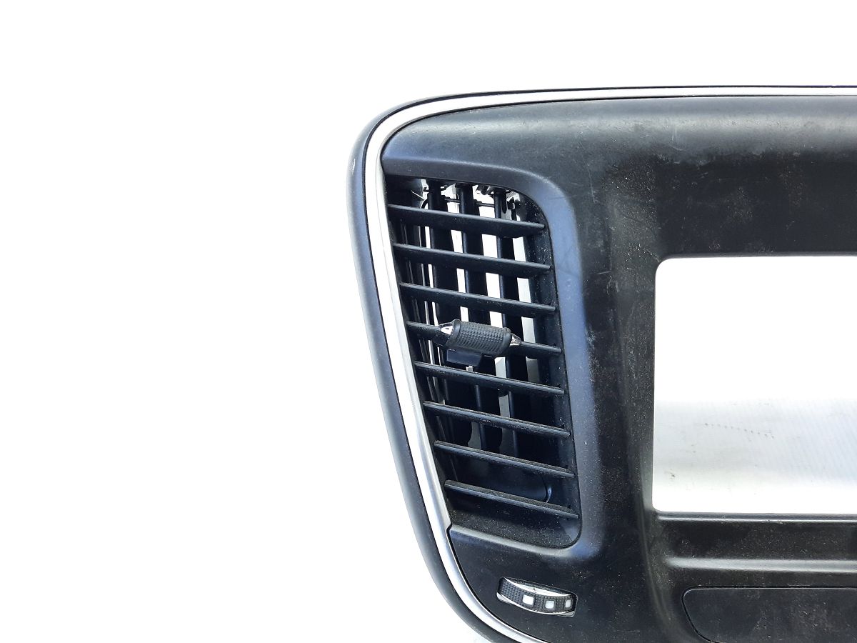 200 limited Накладка повітроводу центрального Chrysler 200 Limited 2015-2017 5SS17DX9AA Chrysler 200 Limited 5