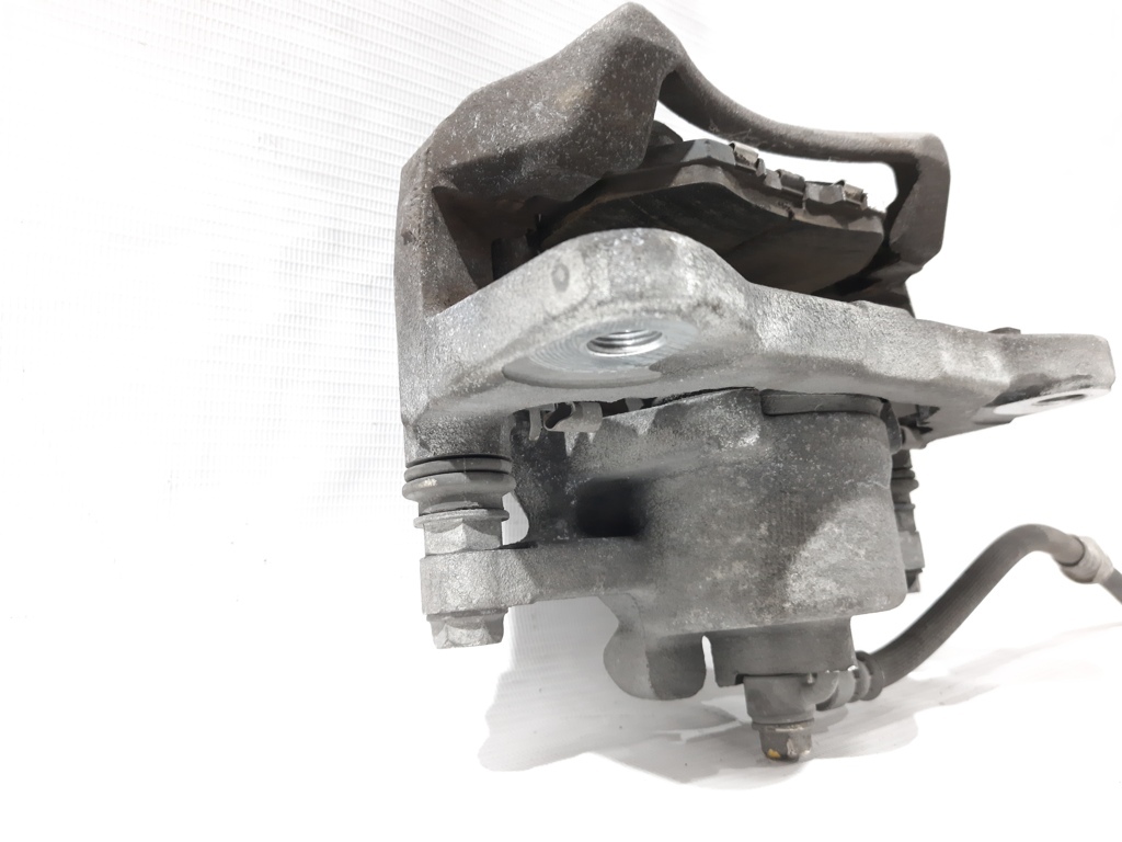 3 Супорт гальмівний передній правий Mazda 3 2014-2019 B4Y03398ZC Mazda 3 10