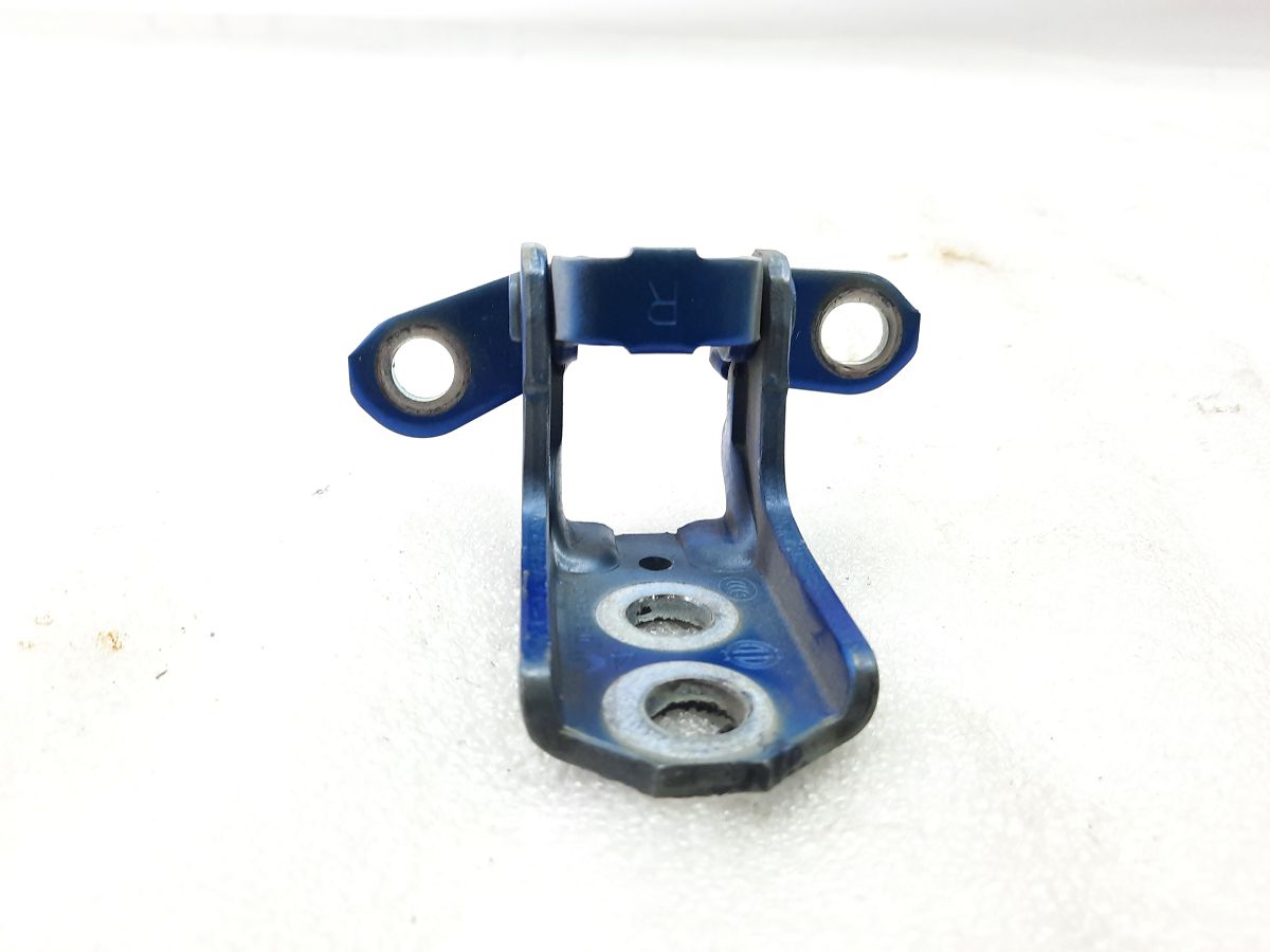 Versa Петля дверей передньої лівої верх/низ Nissan Versa 2012-2019 824201KA0A Nissan Versa 16