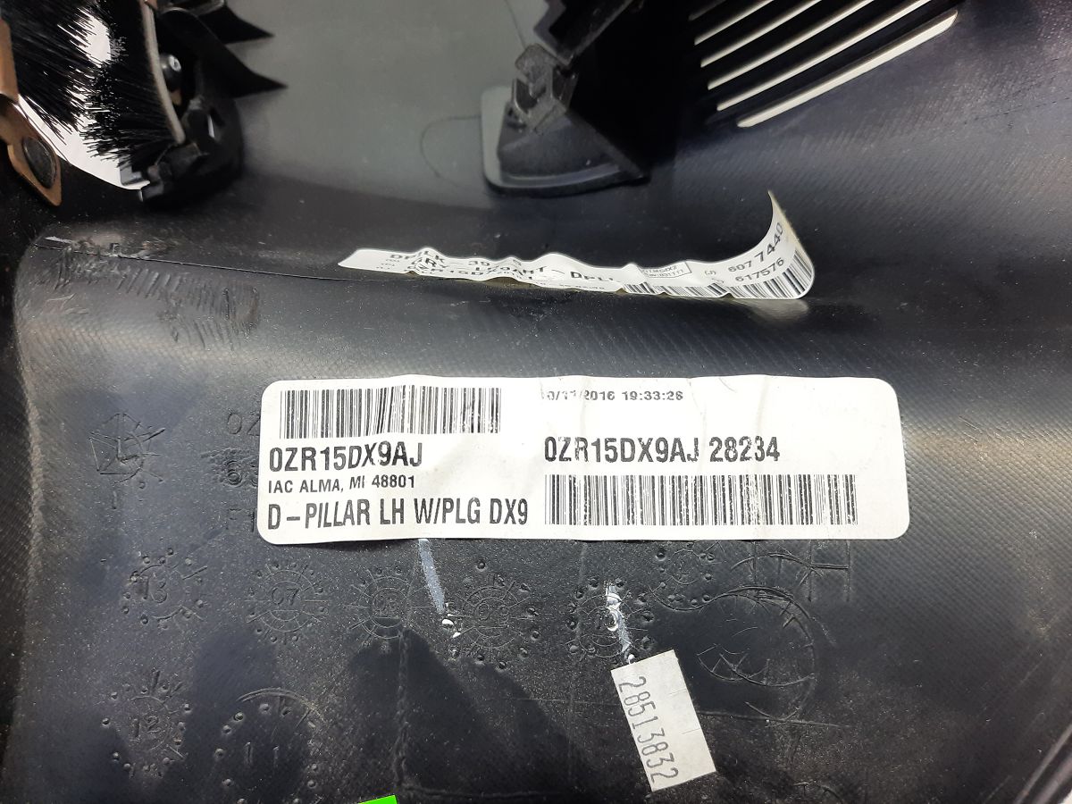 Grand caravan Обшивка багажного відділення ліва верхня задня Dodge Grand Caravan 2017-2020 ZT83DX9AG Dodge Grand Caravan 7