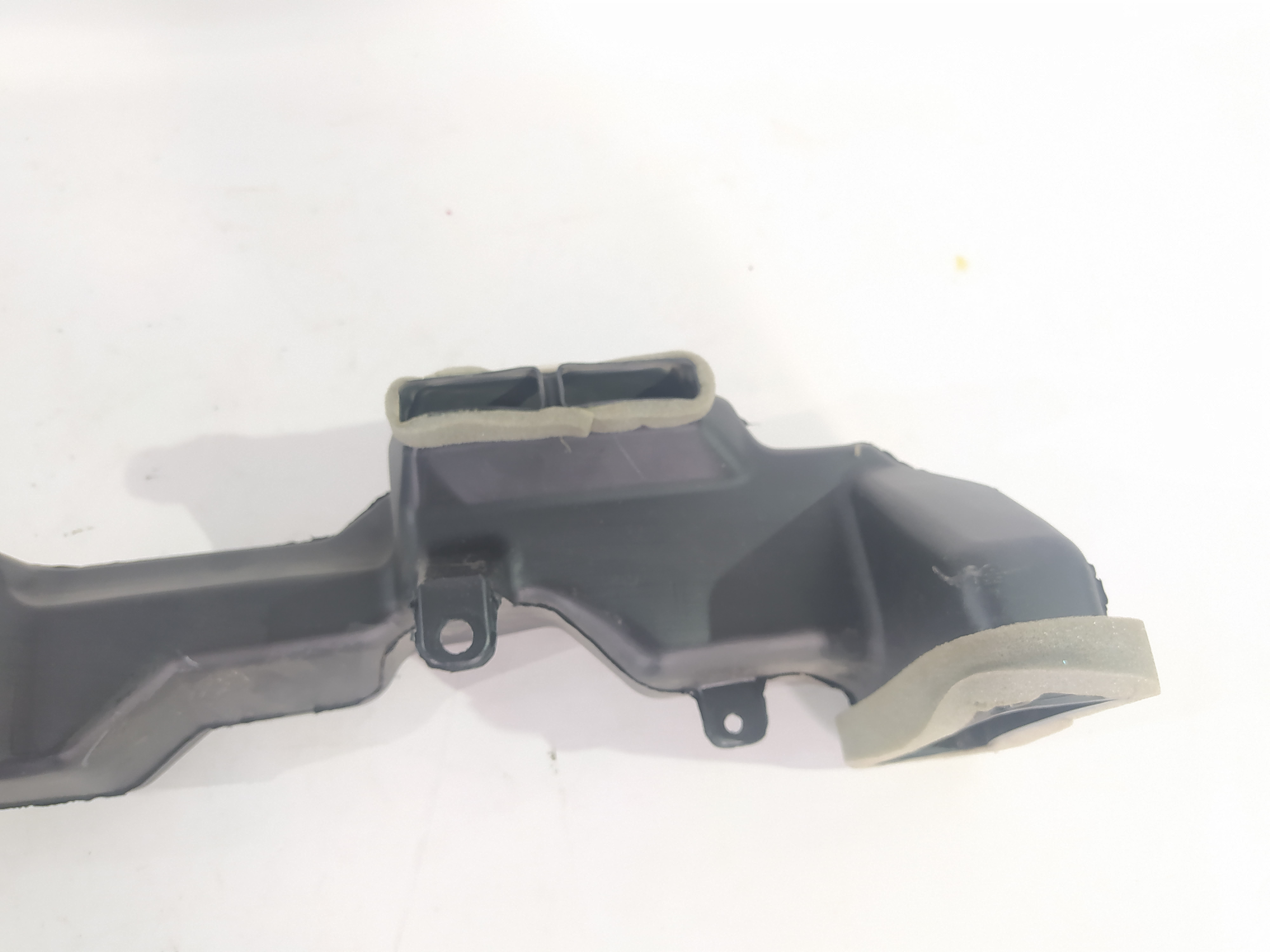 C-max Патрубок охолодження батареї нижній лівий Ford C-Max 2013-2018 FM5Z10C665F Ford C-Max 3