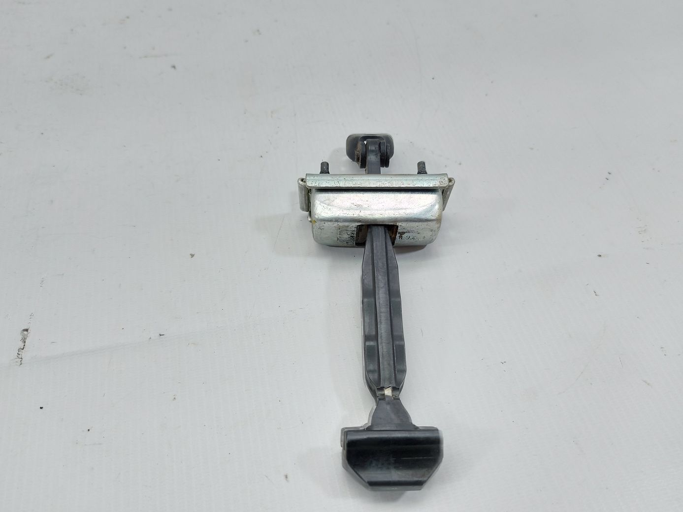 200 Ограничитель двери задней правой Chrysler 200 2015-2017 68145322AE Chrysler 200 2