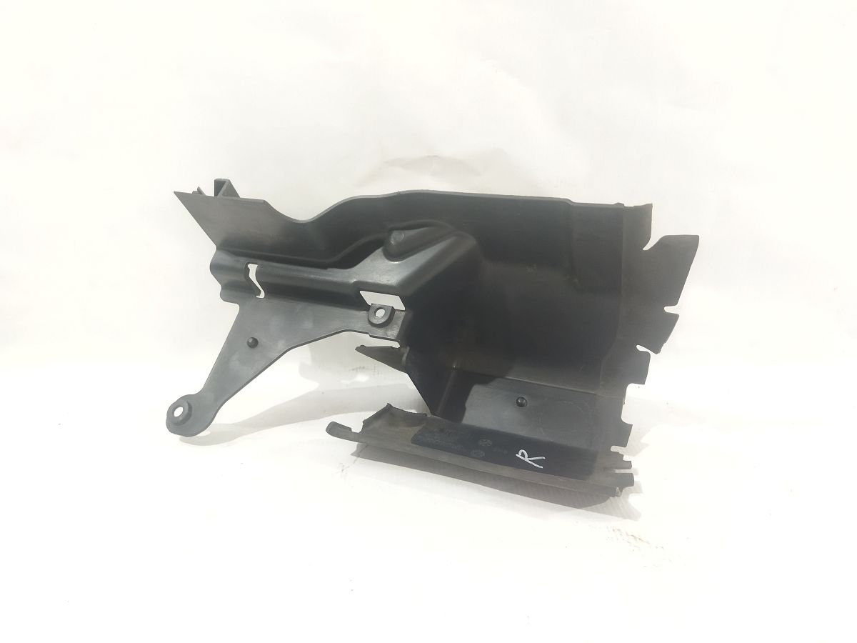 S60. Дефлектор радиатора правый Volvo S60 2014-2018 31383123 Volvo S60