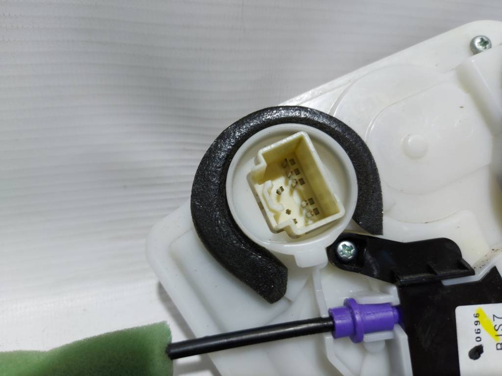 3 Замок двери передней правой Mazda 3 2014-2018 BHN9-58-310A Mazda 3 7