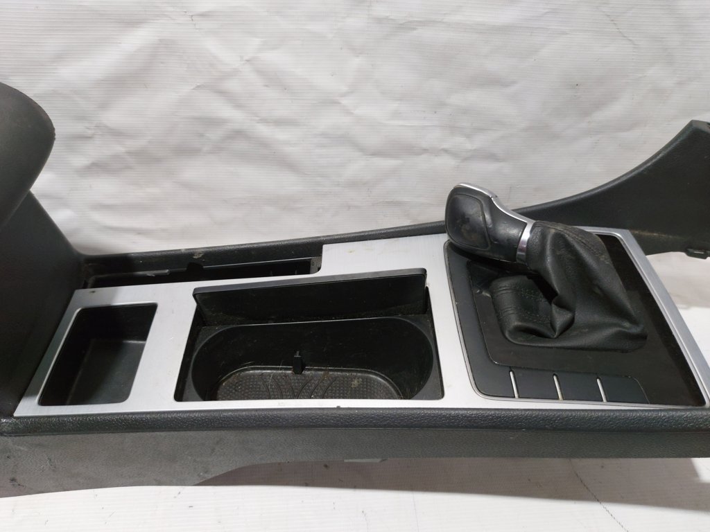 Passat s Консоль центральная Volkswagen Passat S 2012-2015 561863241C82V Volkswagen Passat S 3