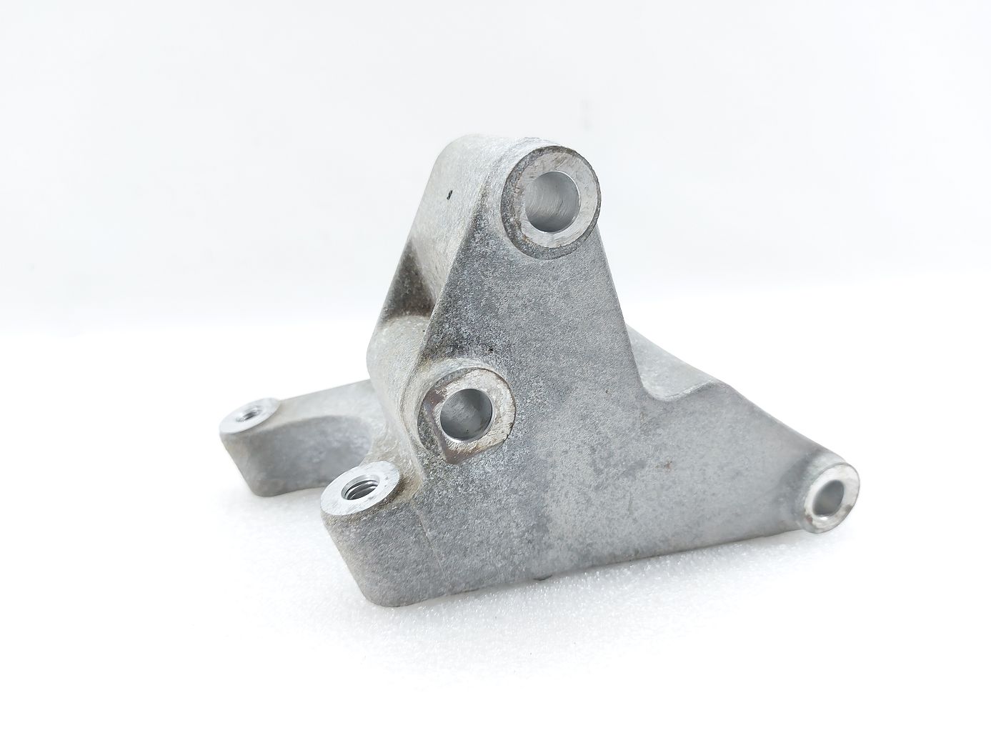 Trax Кронштейн редуктора Chevrolet Trax 2017 545275919 Chevrolet Trax 2