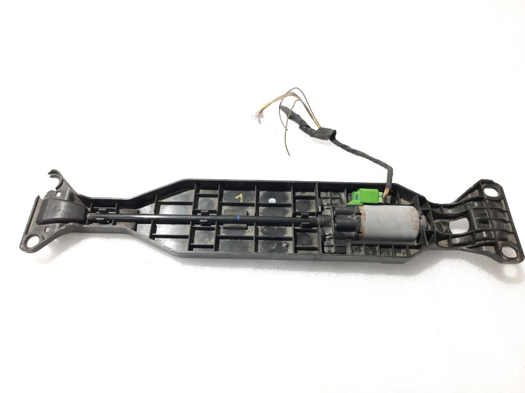 7 series Мотор управления сиденьем (нерабочий) BMW 7 2012 913018102 BMW 7 4