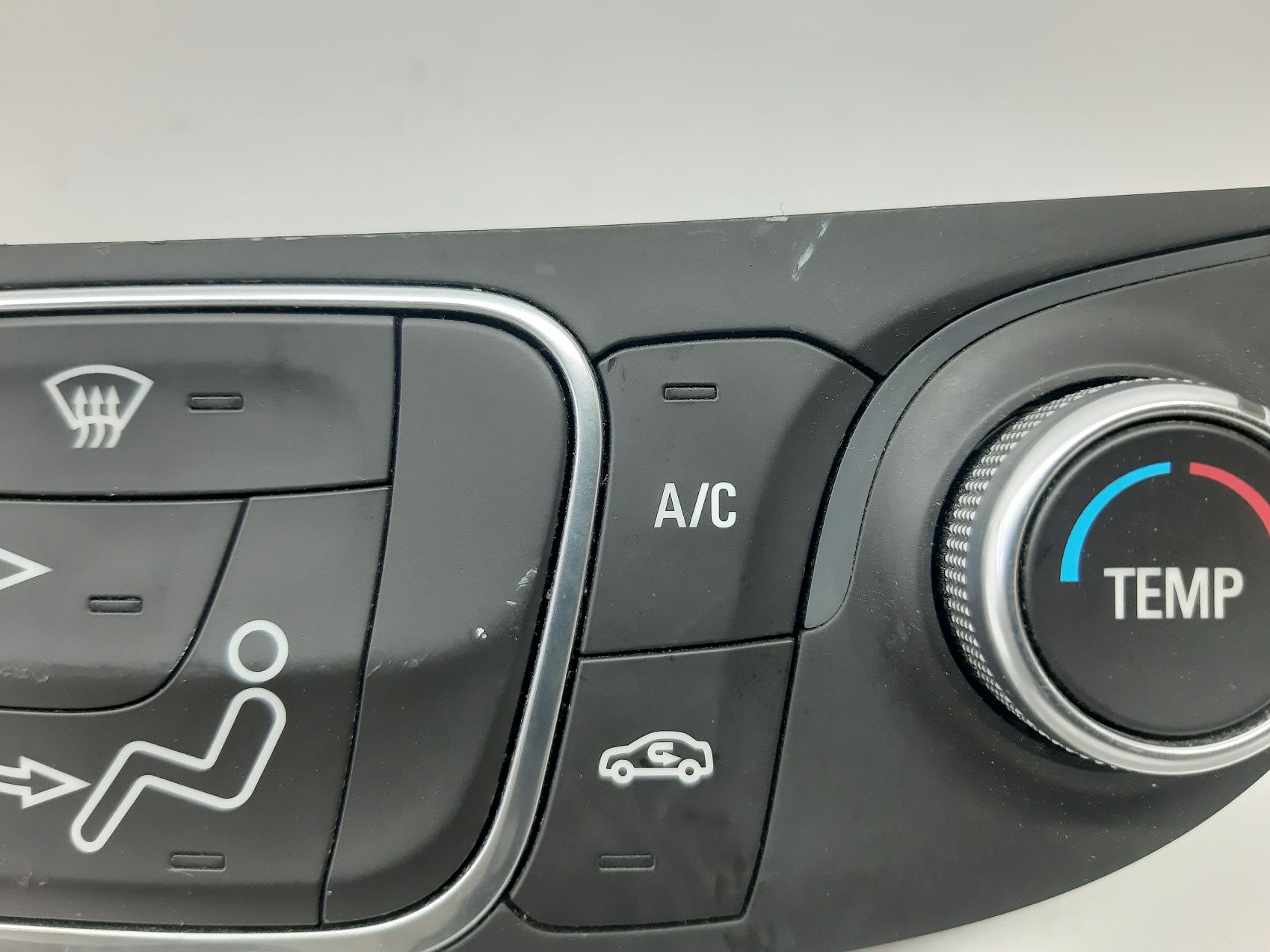 Malibu Кнопки управления климат контролем Chevrolet Malibu 2018 84426646 Chevrolet Malibu 5