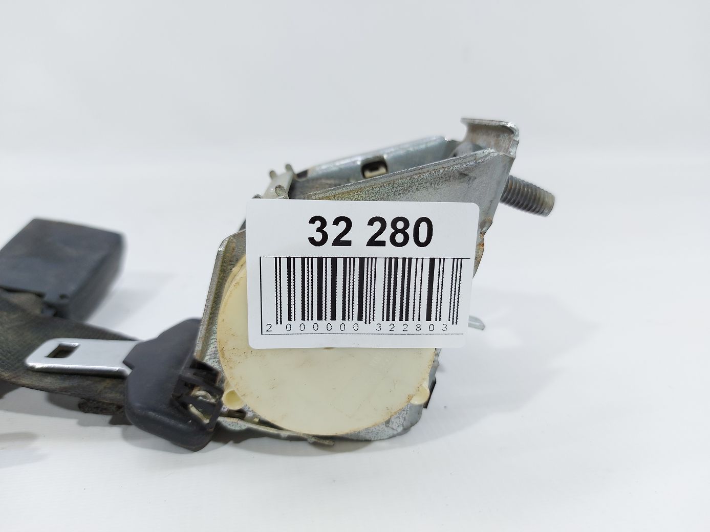 Fiesta sedan Ремінь безпеки задній центральний Ford Fiesta sedan 2011-2019 BE8Z54611B66AA Ford Fiesta sedan 5