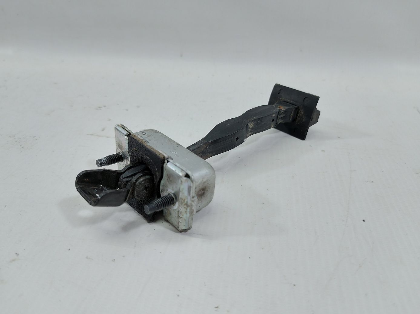 Ats Обмежувач дверей задньої лівої Cadillac ATS 2013-2018 84910632 Cadillac ATS 2