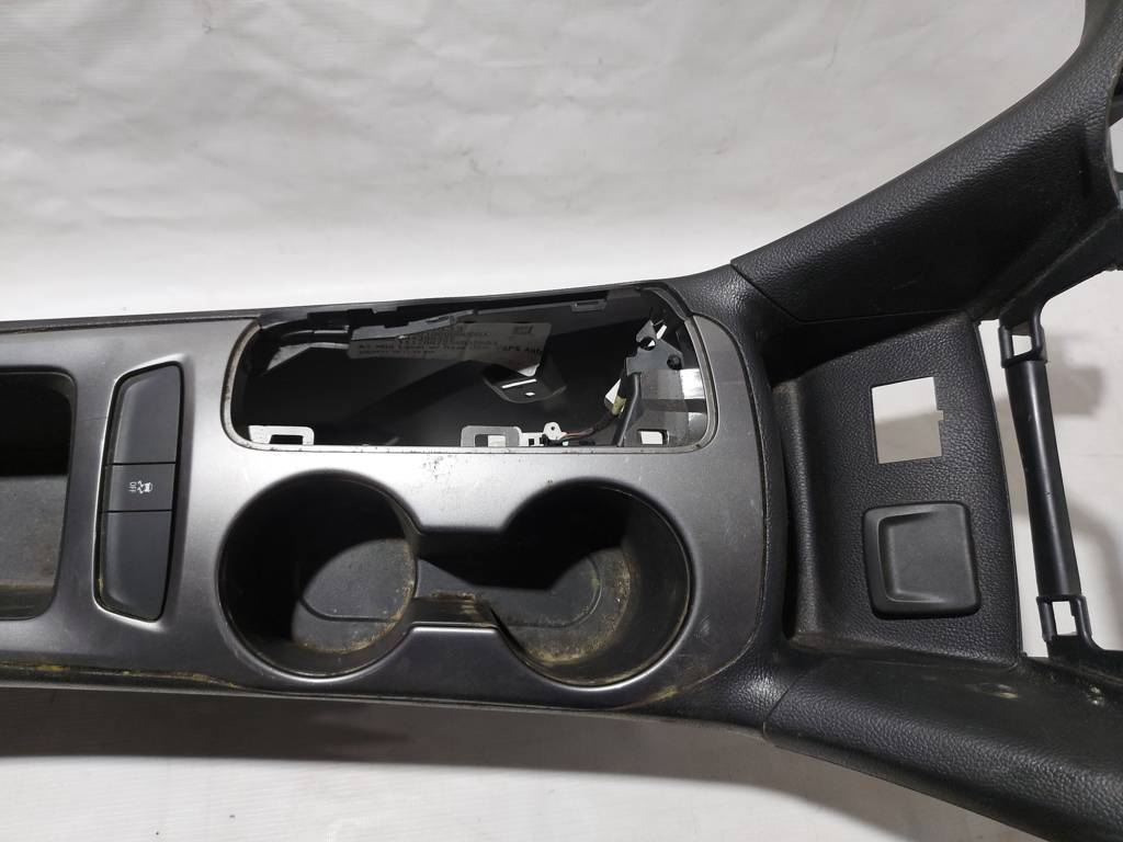 Cruze Консоль центральна Chevrolet Cruze 2016-2017 84037808 Chevrolet Cruze 4