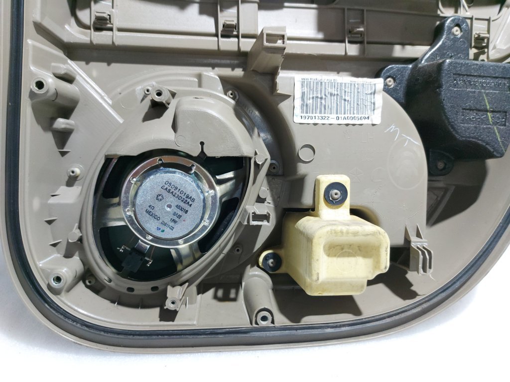 Compass Карта двери задней левой Jeep Compass 2009-2017 1JL911K2AB Jeep Compass 3