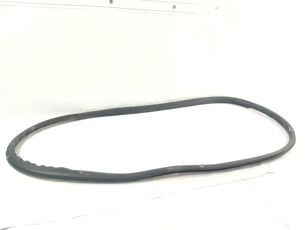 S60. Уплотнительная резинка проёма двери задней левой/правой Volvo S60 2011-2018 31335807 Volvo S60