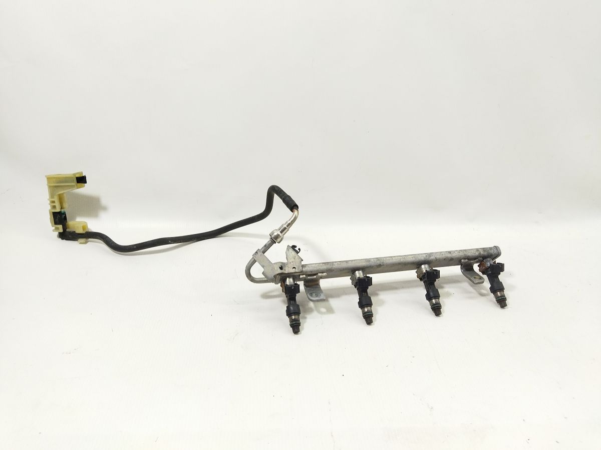 Altima. Паливна рейка з форсунками Nissan Altima 2014-2018 175203TA1A Nissan Altima