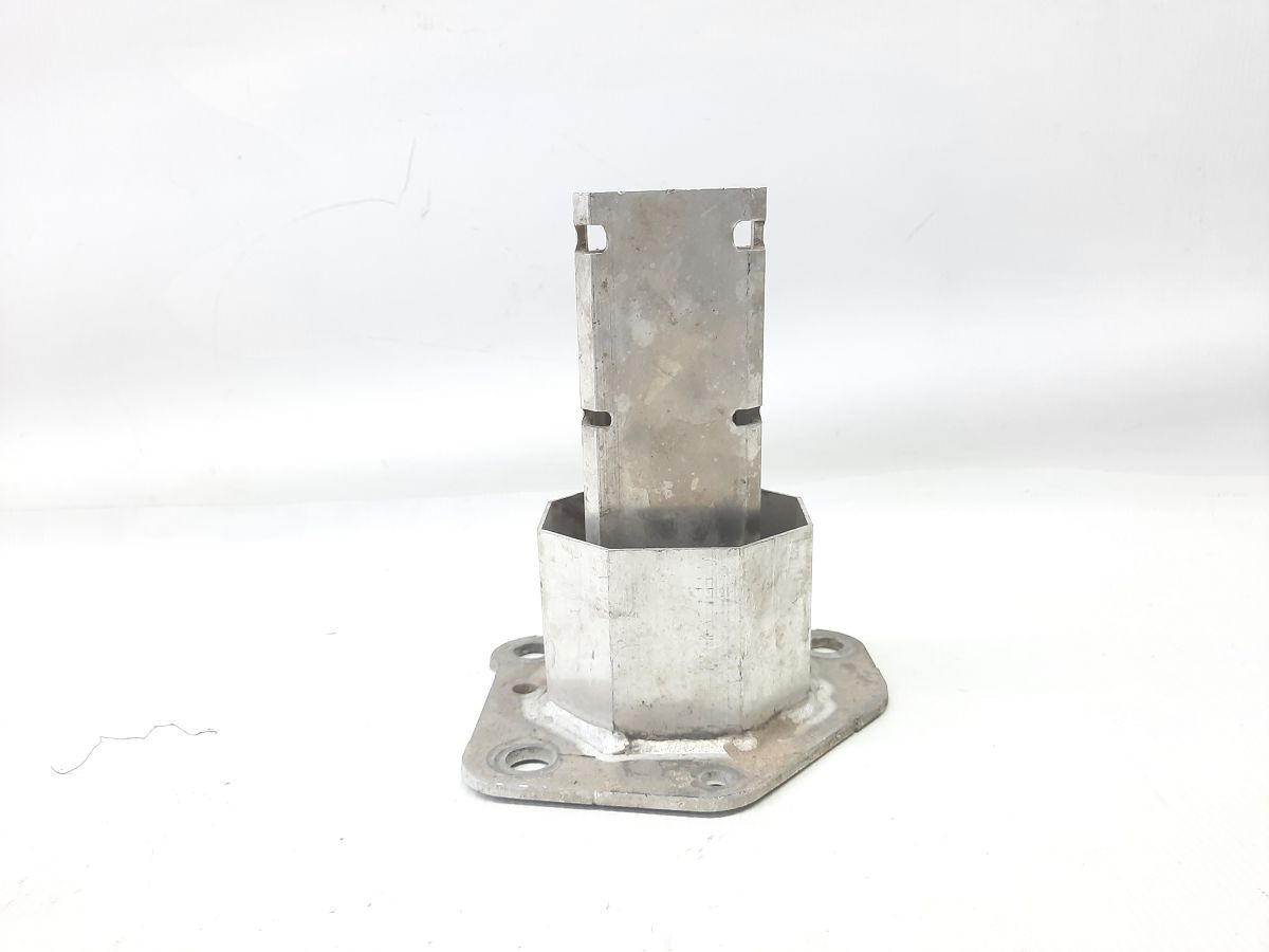 Dart Кронштейн переднього підсилювача лівий Dodge Dart 2014-2016 68187811AB Dodge Dart 7