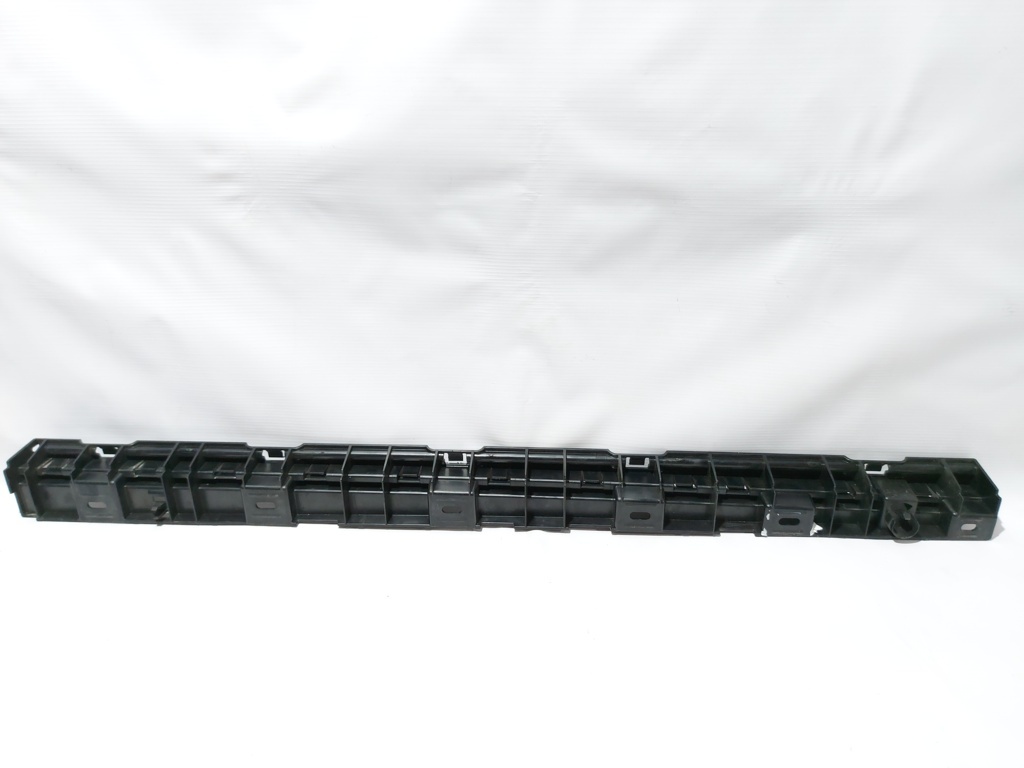 5 series Кріплення накладки лівого порога передня частина BMW 5 series 2011-2016 51777184777 BMW 5 series 4