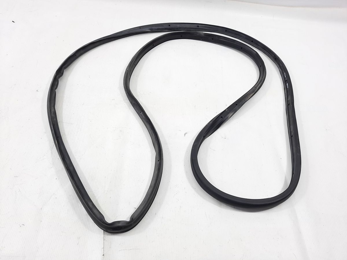 Cruze Ущільнювальна гумка дверей задньої лівої Chevrolet Cruze 2016-2019 84220315 Chevrolet Cruze 2