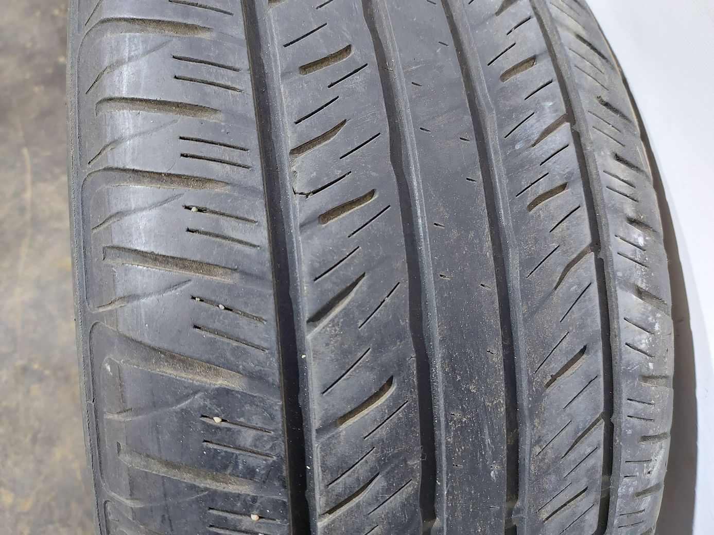 Всесезонные шины Гума Dunlop285/50R20 9
