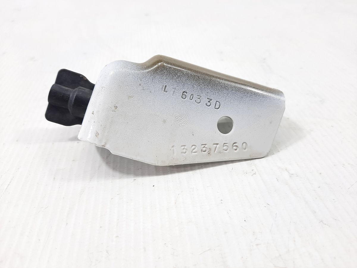 Regal Кронштейн фари внутрішній лівий нижній Buick Regal 2011-2017 13237560 Buick Regal 2