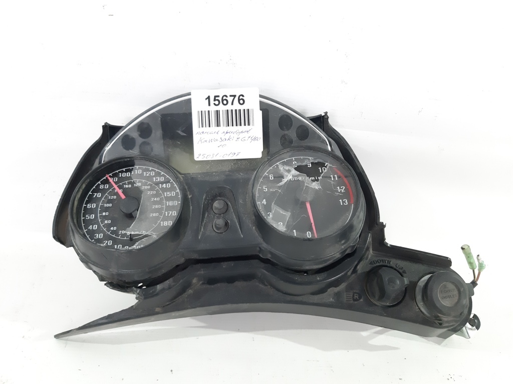 Gtr-1400 Панель приладів Kawasaki GTR-1400 2010 250310197 Kawasaki GTR-1400 5