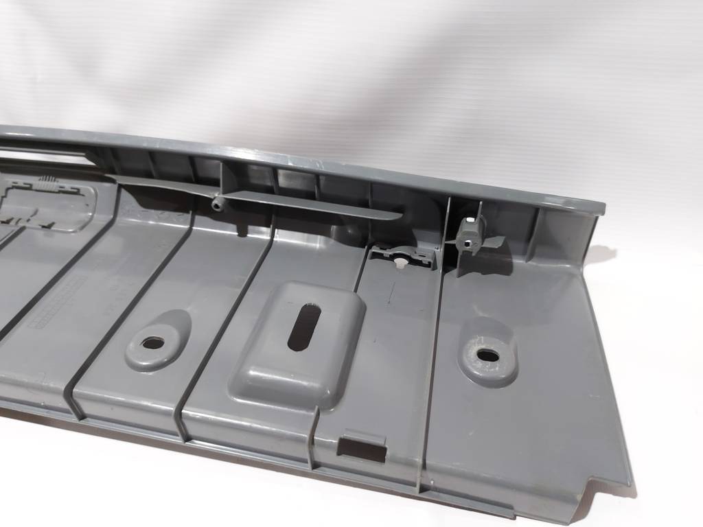 328i xdrive Накладка задней панели багажного отделения BMW 328i xDrive 2006-2011 51477059258 BMW 328i xDrive 6