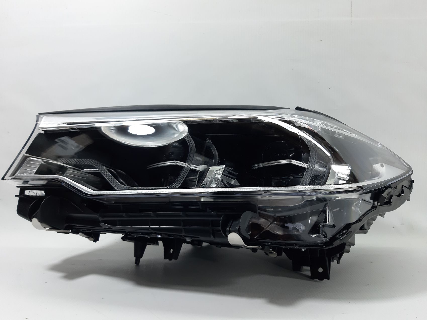 Фары головного света Фара передняя левая adaptive LED BMW 5 2017-2020 63117214961 BMW 5 4