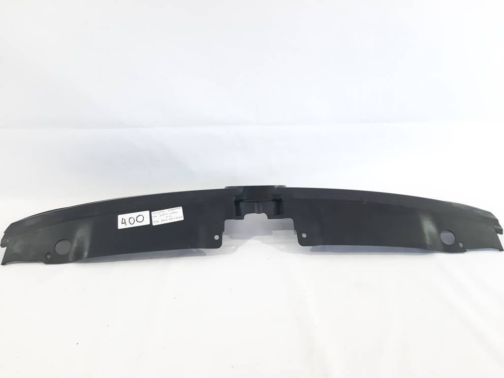 Товари з дефектами Решітка радіатора (дефект, немає хрому) Volkswagen Jetta sedan 2011-2014 5C6853651QWA Volkswagen Jetta sedan 7