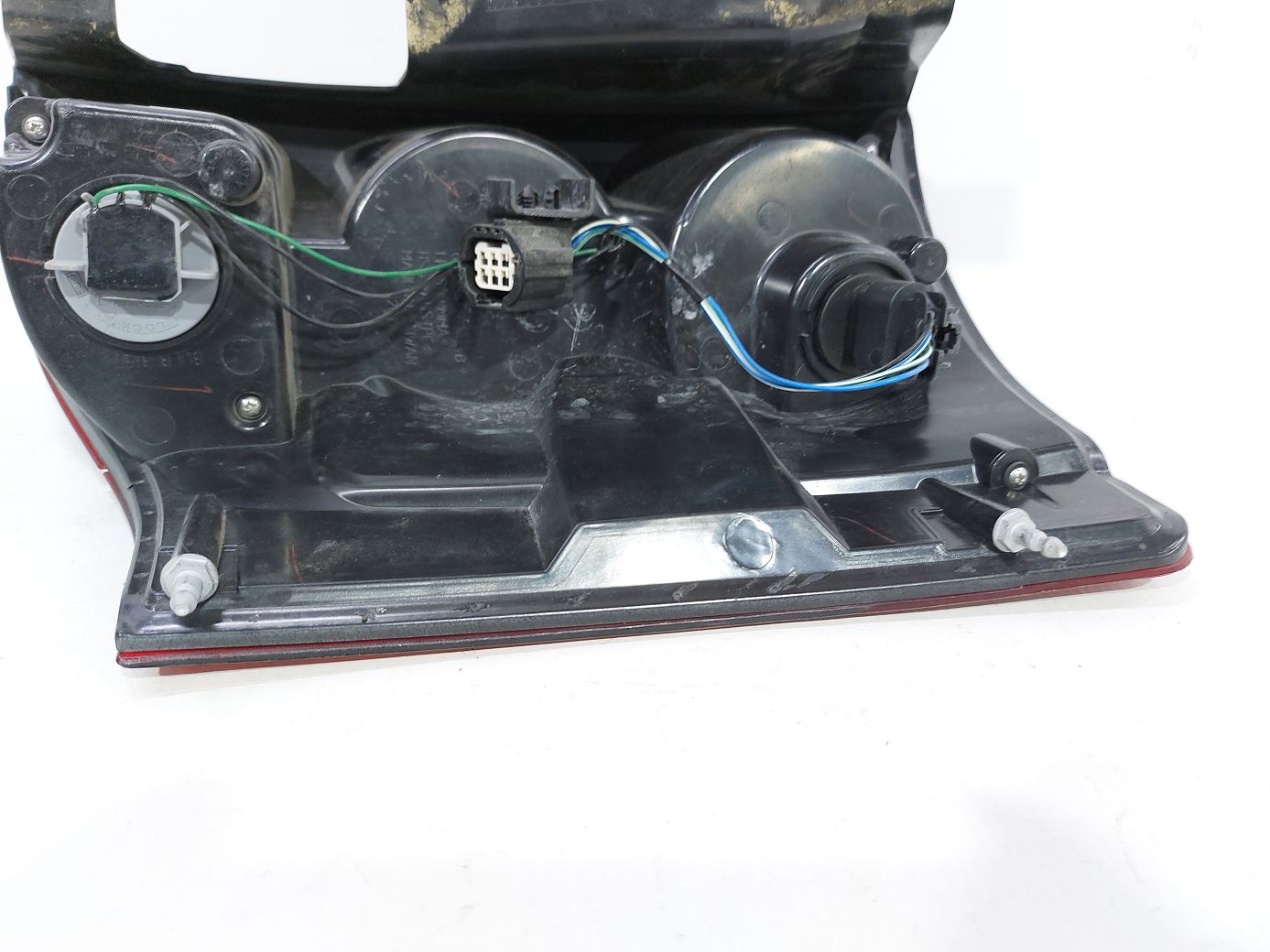 Товари з дефектами Ліхтар задній лівий (тріщина DEPO) Dodge Grand Caravan 2011-2020 5182533AF Dodge Grand Caravan 9