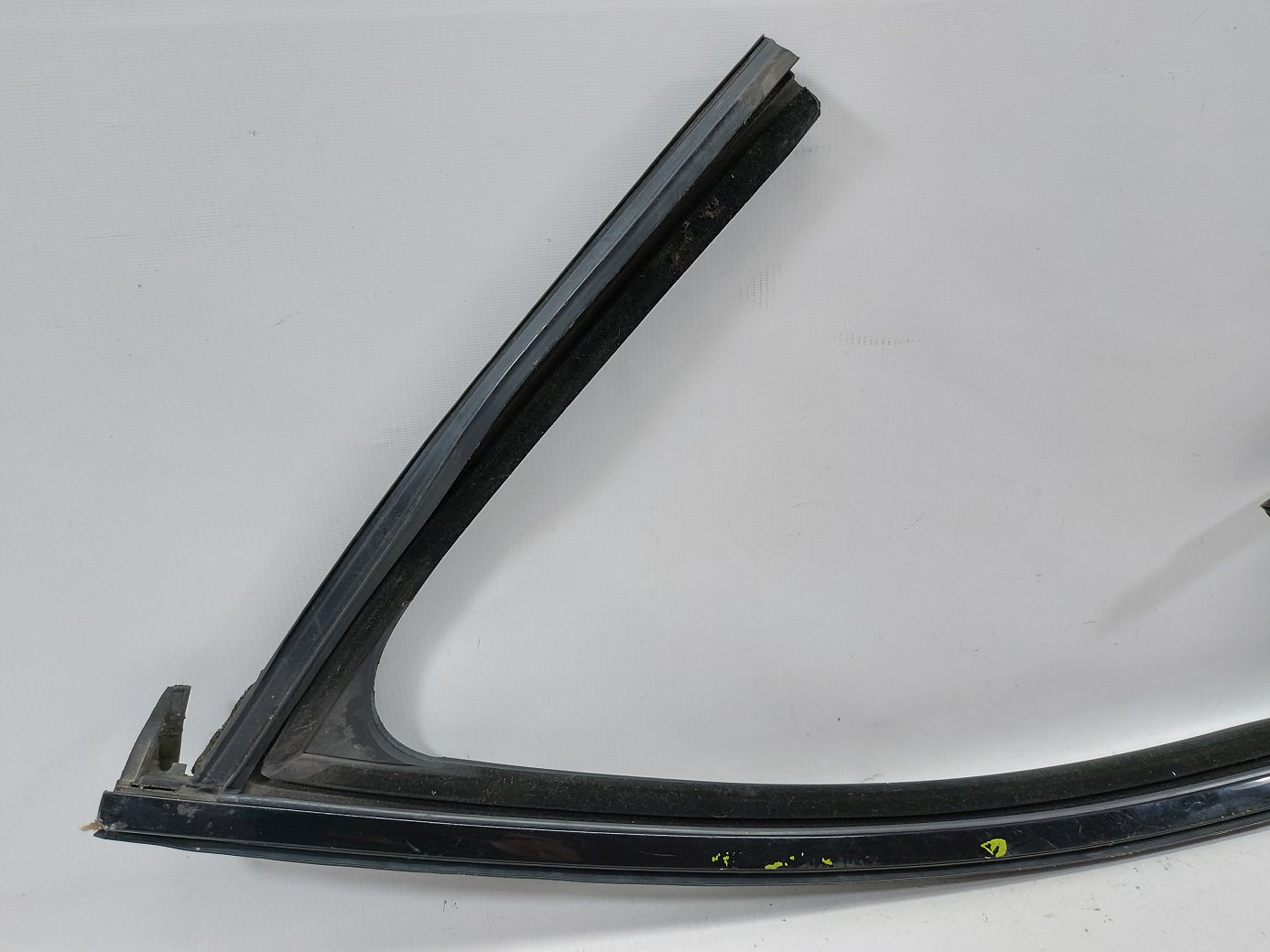 200 Направляюча гумка скла двері передньої лівої Chrysler 200 2015-2017 68159993AD Chrysler 200 3