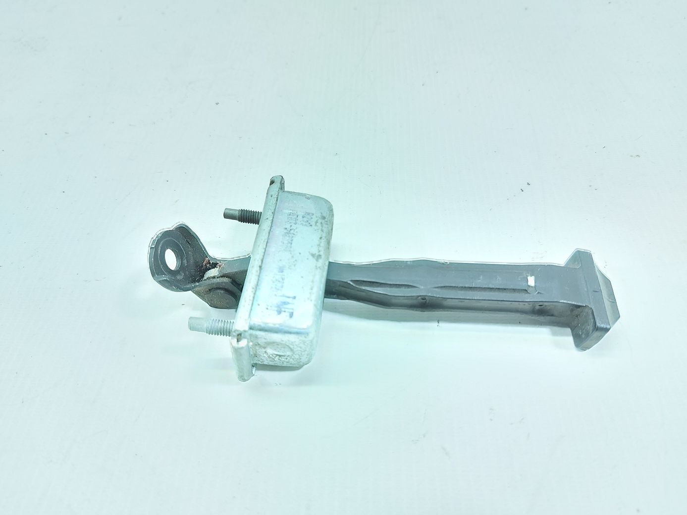 Focus Обмежувач двері передньої лівої Ford Focus 2012-2018 CP9Z5823500A Ford Focus 3