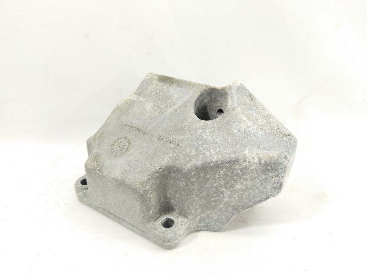 Charger. Кронштейн подушки двигуна правий Dodge Charger 2011-2020 4726026AB Dodge Charger