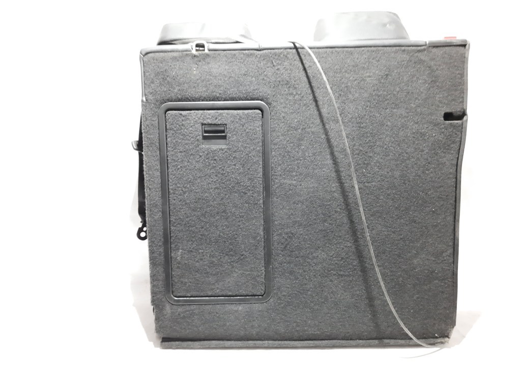 Passat cc Спинка заднього ряду сидінь ліва/права (кріплення підлокітника зламані) Volkswagen Passat CC 2013-2017 Volkswagen Passat CC 4