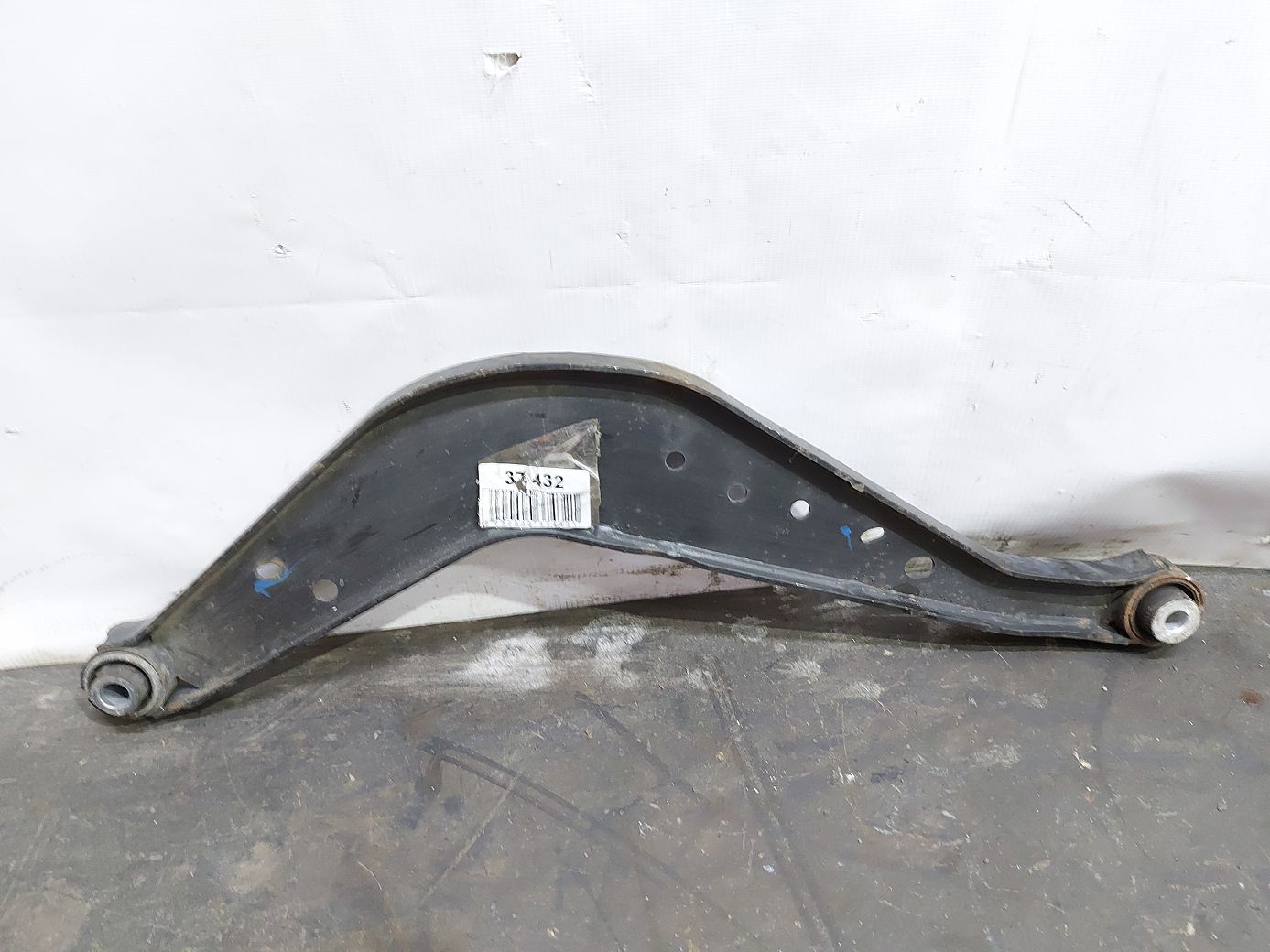 Malibu. Важіль задній правий верхній Chevrolet Malibu 2016-2021 84149392 Chevrolet Malibu