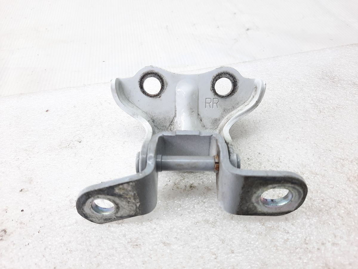 Veloster. Петля дверей задньої правої верхня Hyundai Veloster 2012-2021 793402V000 Hyundai Veloster