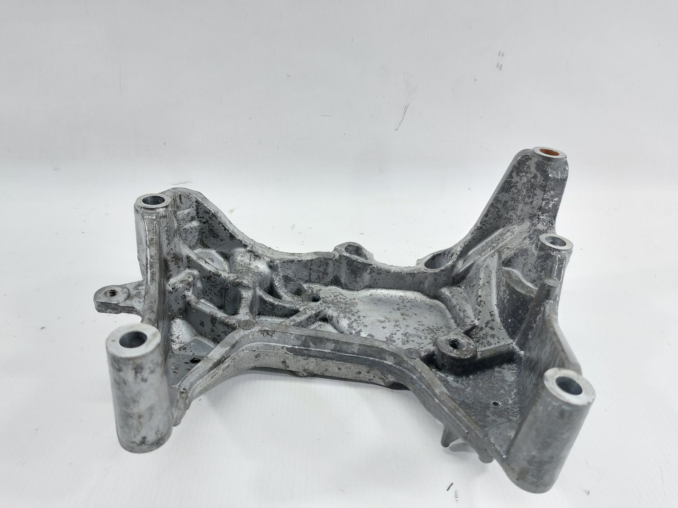 Altima Кронштейн подушки двигуна правий Nissan Altima 2014-2018 112313TS1A Nissan Altima 3