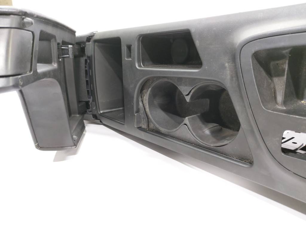 Regal Консоль центральна Buick Regal 2012-2017 22742366 Buick Regal 3