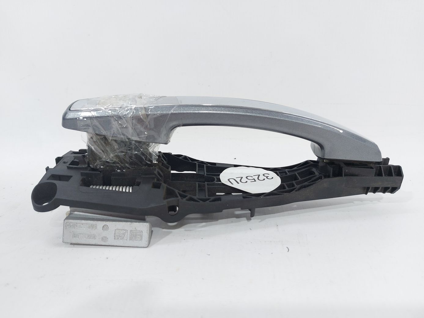 Encore Ручка дверей передньої лівої зовнішня Buick Encore 2017-2021 13577716 Buick Encore 3