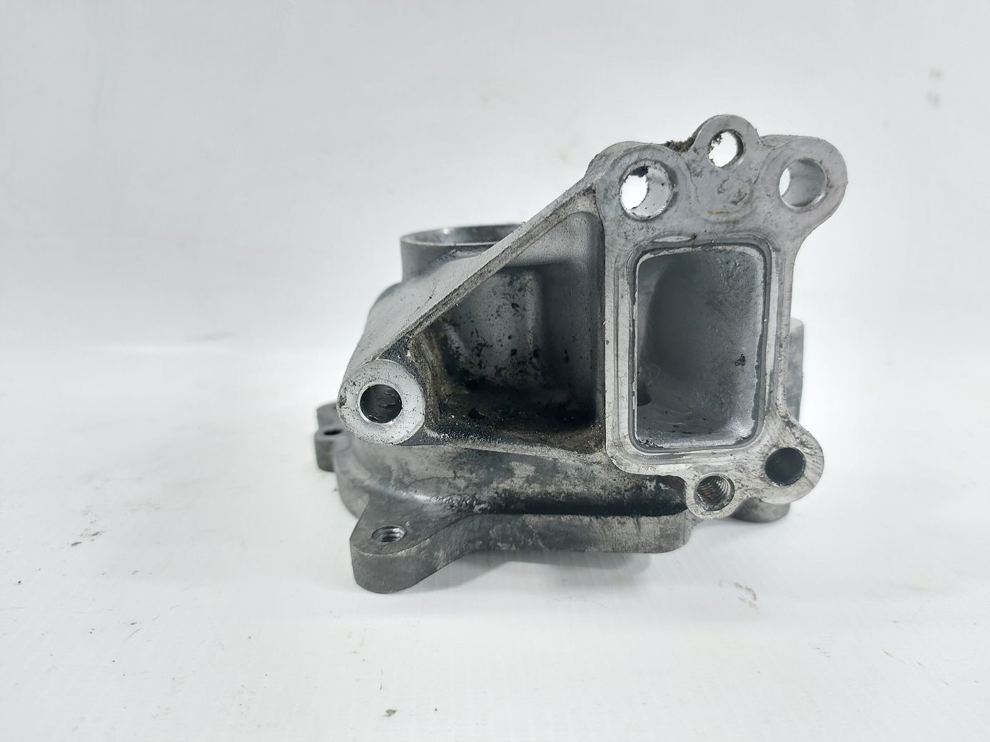 Altima Корпус помпи охолодження Nissan Altima 2014-2018 210133TA0A Nissan Altima 4