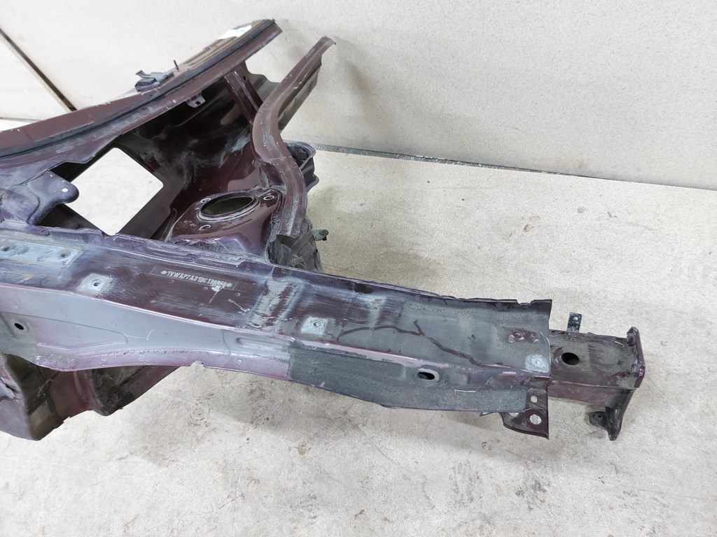 Passat s Чверть передня права Volkswagen Passat S 2012-2015 561803092A Volkswagen Passat S 14