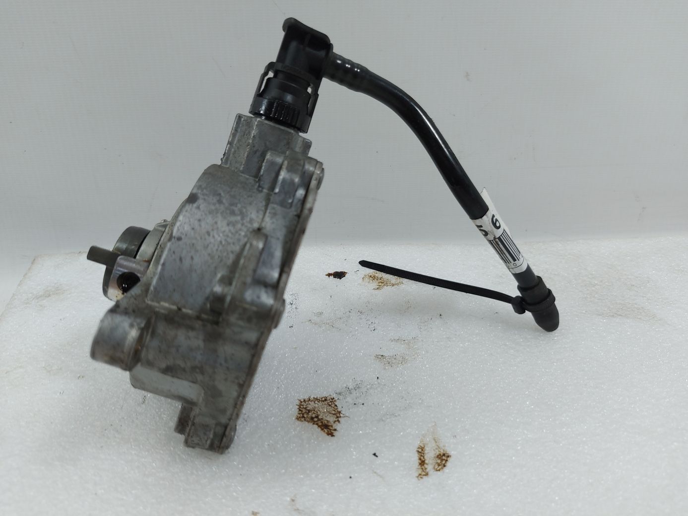 Xf Насос вакуумний Jaguar XF 2013-2015 BB5E2A451BD Jaguar XF 3