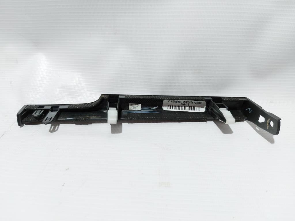Elantra Накладка торпеди ліва (декор) Hyundai Elantra 2017-2018 84780F2000UN5 Hyundai Elantra 2