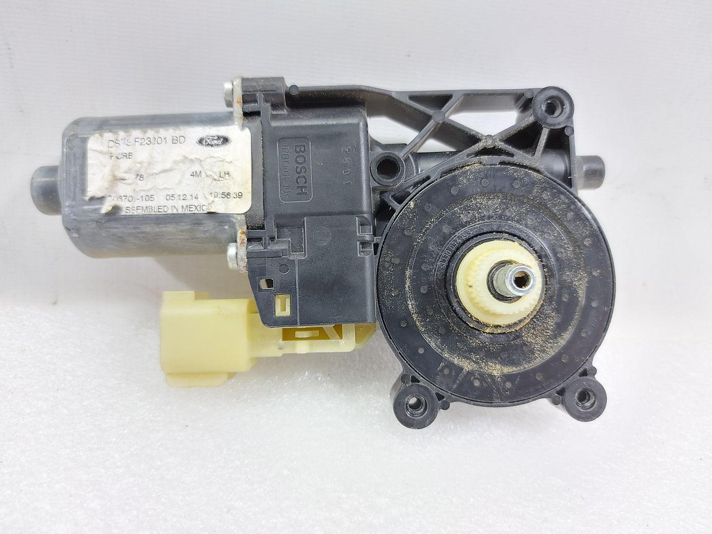 Fusion. Моторчик стеклоподъемника переднего левого Ford Fusion 2013-2020 DS7Z7823395B Ford Fusion