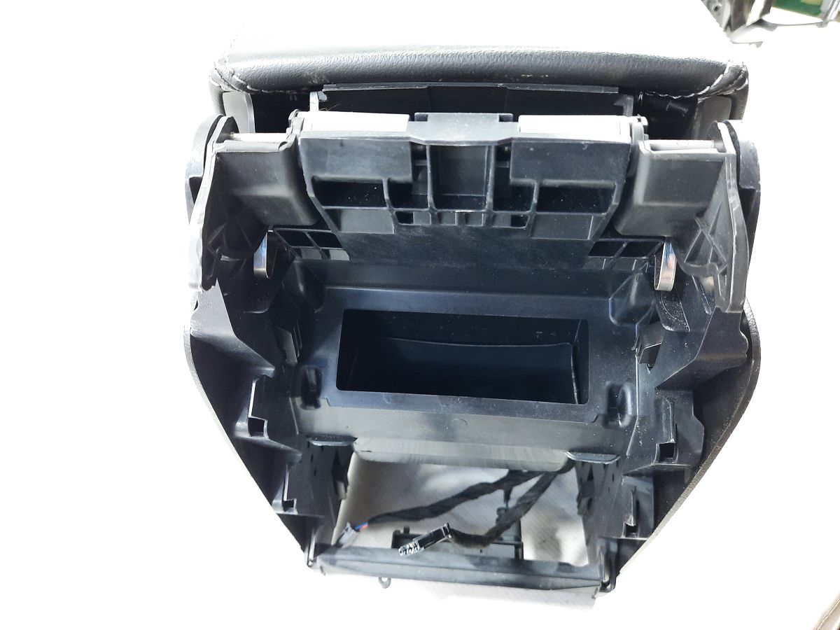Regal Консоль центральна Buick Regal 2012-2017 22742366 Buick Regal 9