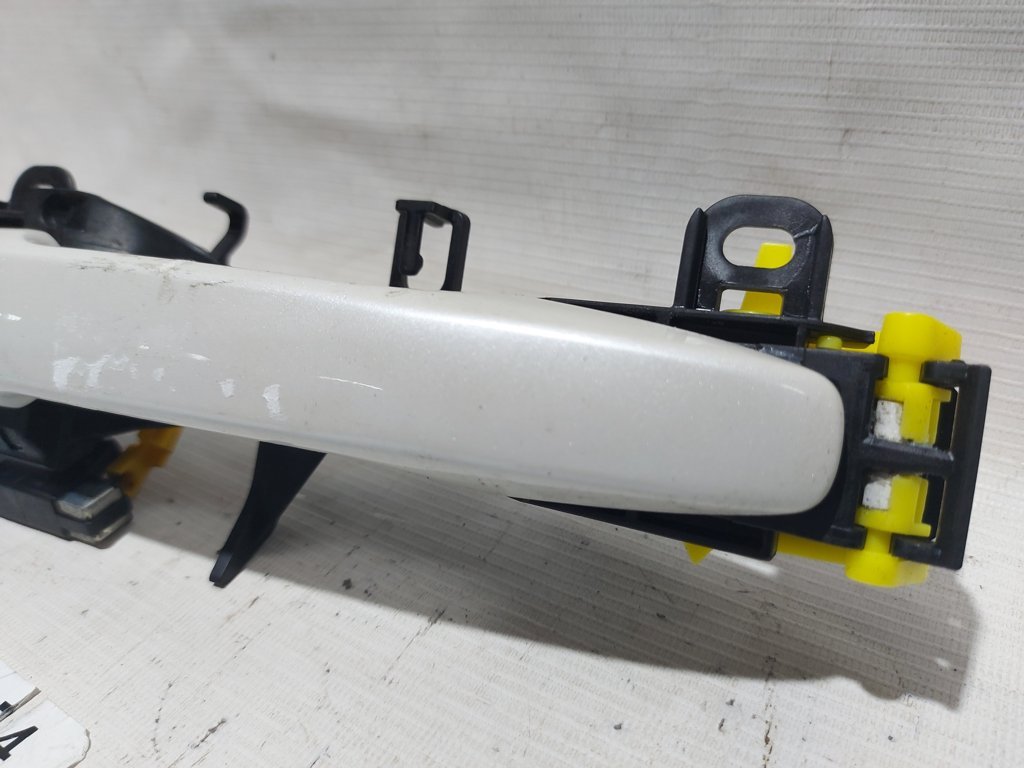 Impreza. Ручка дверей зовнішньої передньої лівої з кронштейном Subaru Impreza 2013 61160FJ030B7 Subaru Impreza