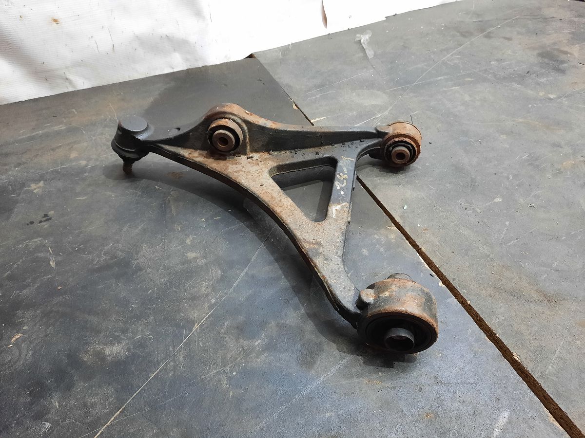 Charger Рычаг передний нижний правый Dodge Charger 2013-2021 5168282AB Dodge Charger 2