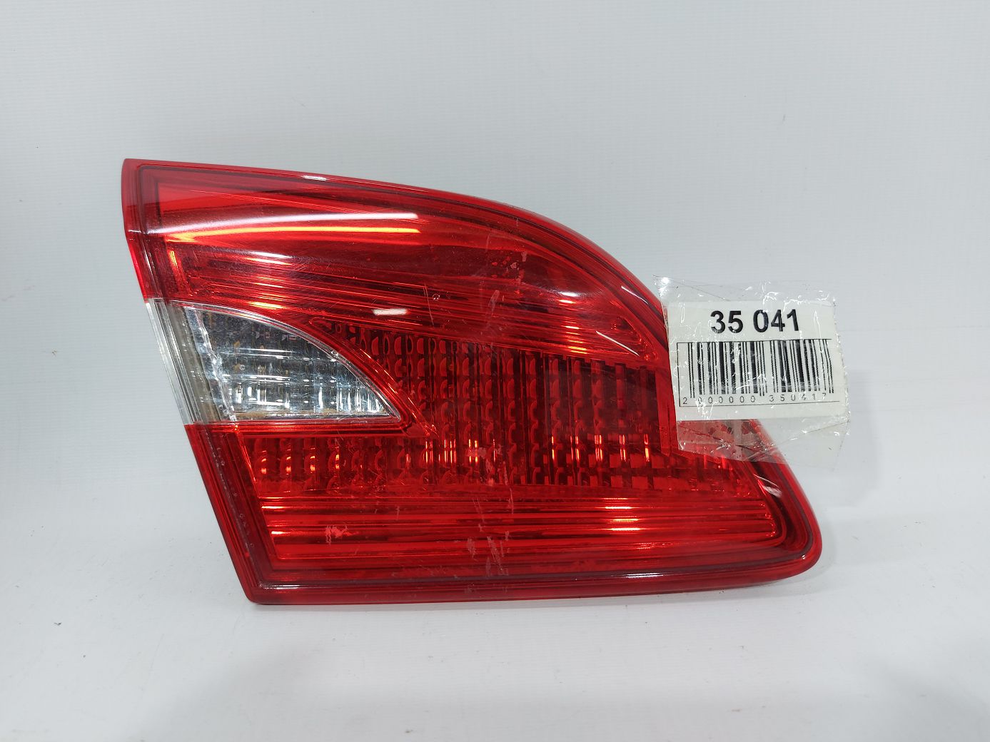 Sentra. Ліхтар кришки багажника лівий Nissan Sentra 2016-2019 265553YU5A Nissan Sentra Sentra. Ліхтар кришки багажника лівий Nissan Sentra 2016-2019 265553YU5A Nissan Sentra