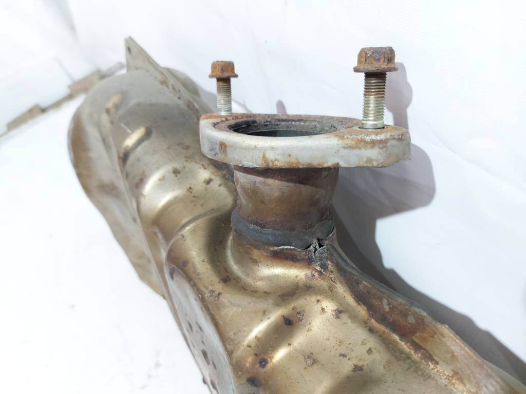 3 Вихлопний глушник Mazda 3 2014-2018 PE7040100B Mazda 3 9