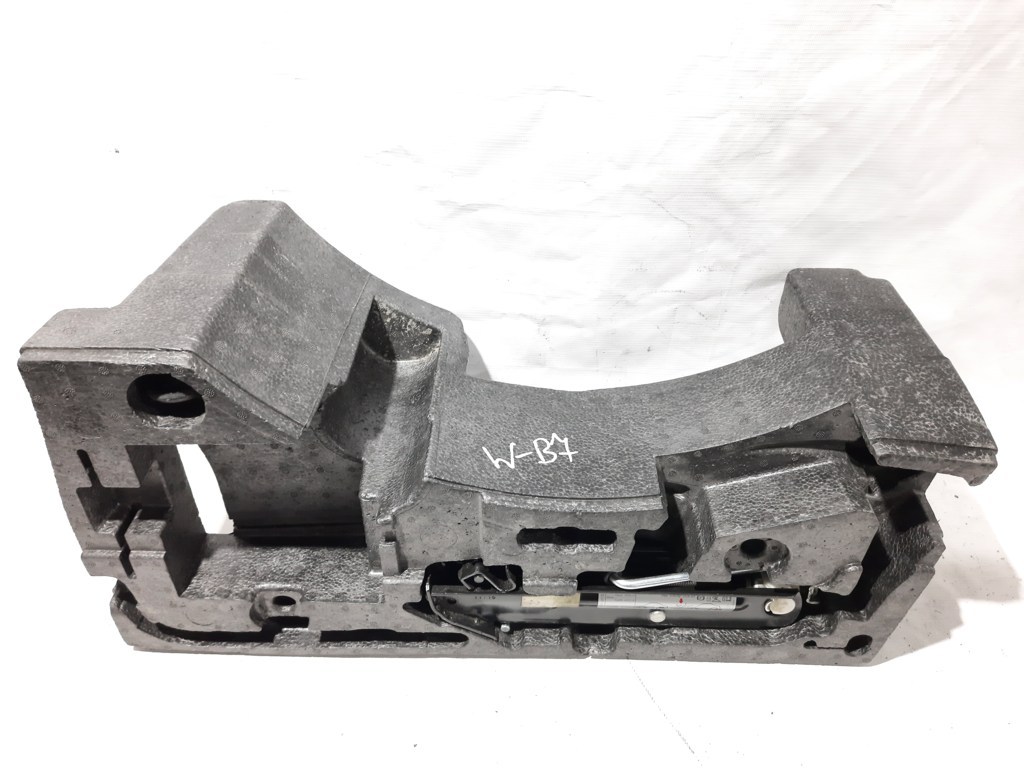 Passat s Вставка колеса запасного (пінопласт) Volkswagen Passat S 2012-2019 561012115A Volkswagen Passat S 2